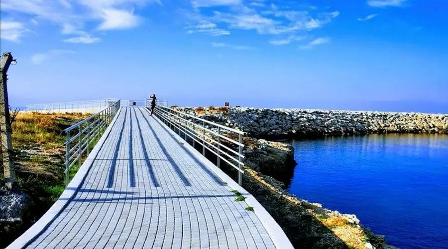 The Lapta coastal path