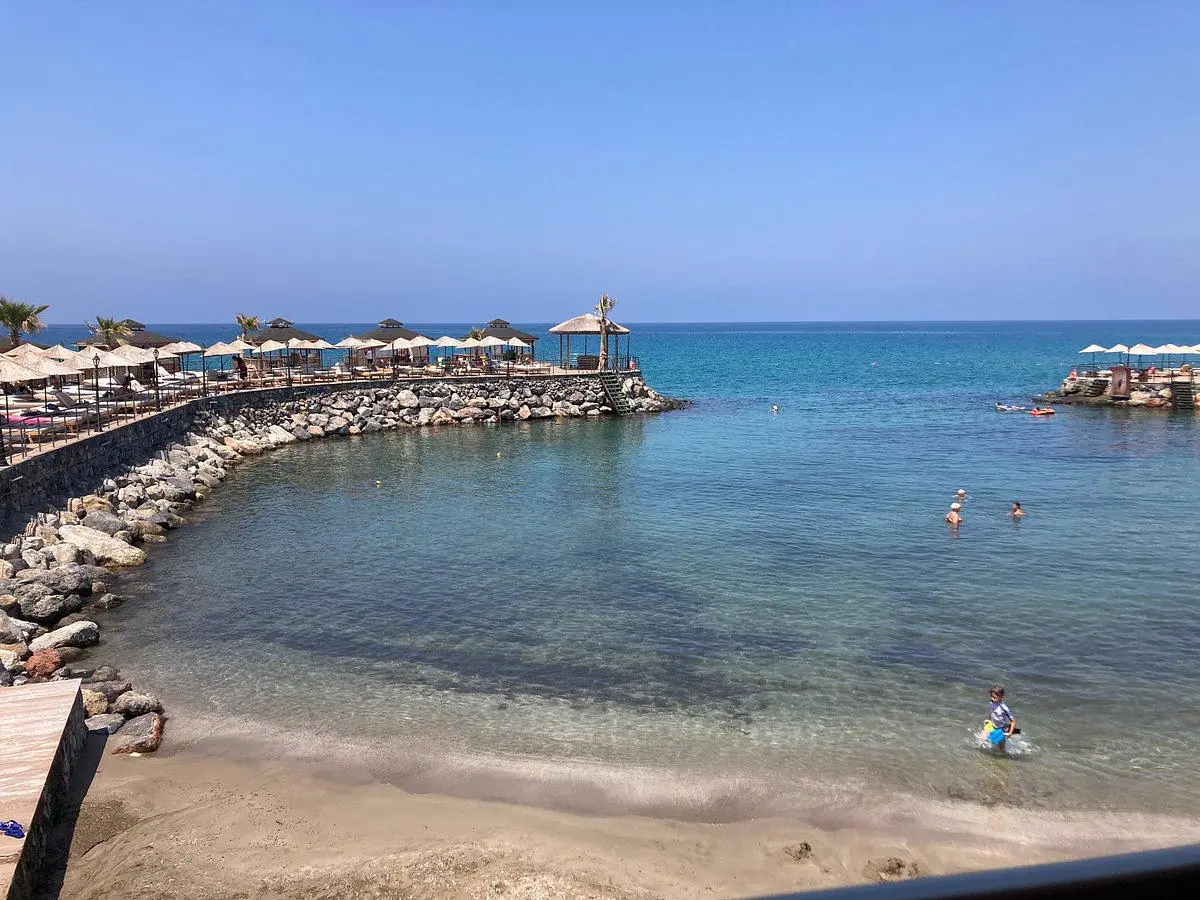 Suna Beach Club