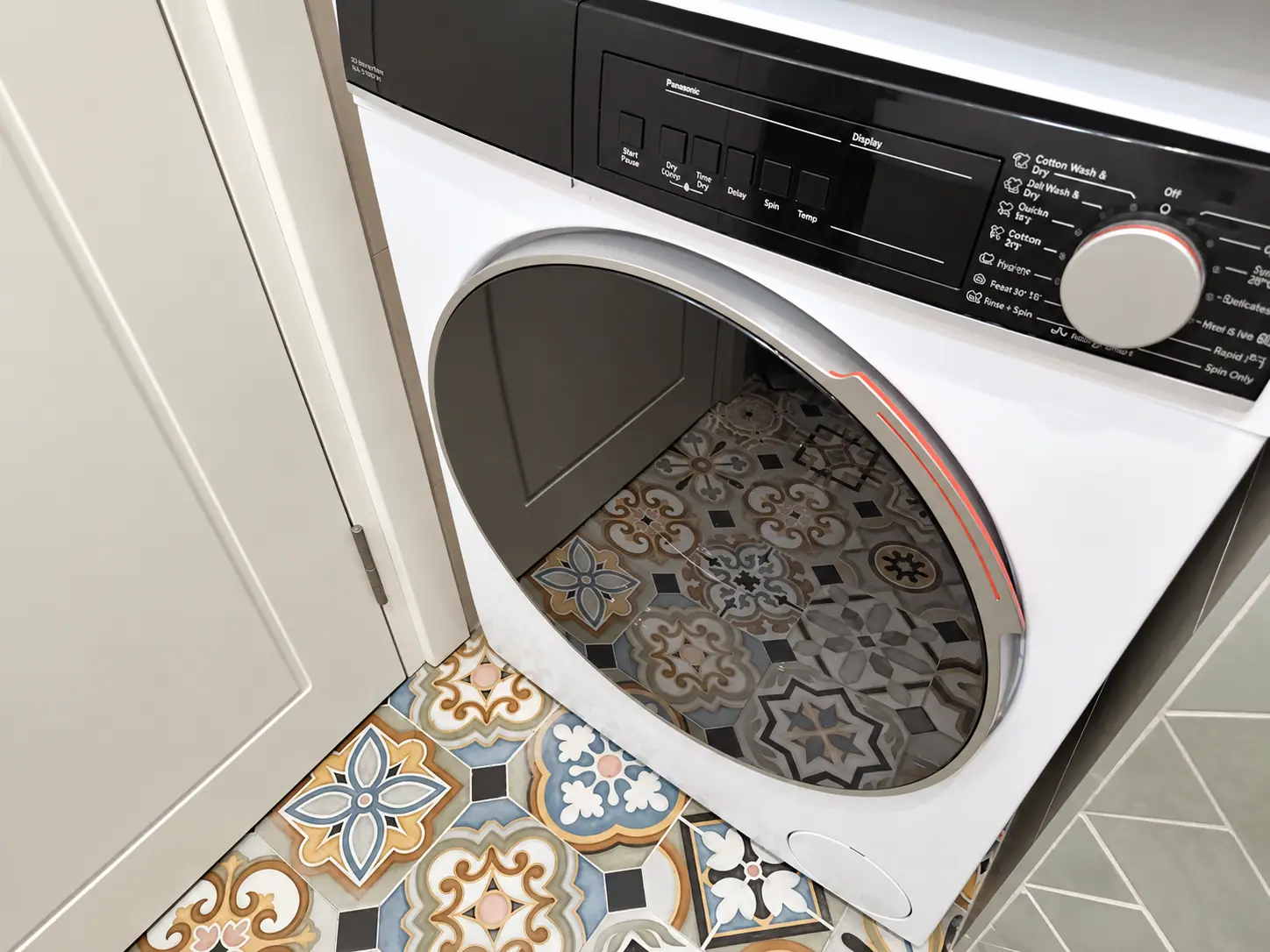 Washer-dryer in the Skyview Penthouse